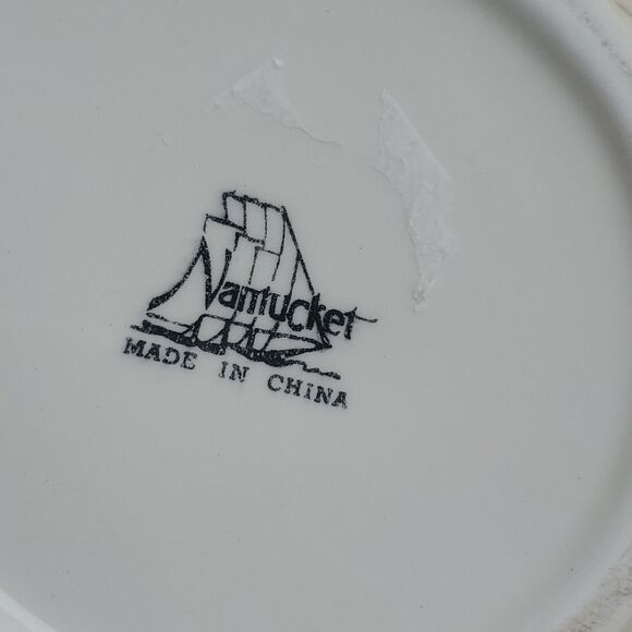 DONATED -- NANTUCKET GRAPEVINE CERAMIC TEAPOT BEIGE SAGE GREEN CORAL LIGHT RED - Picture 4 of 7